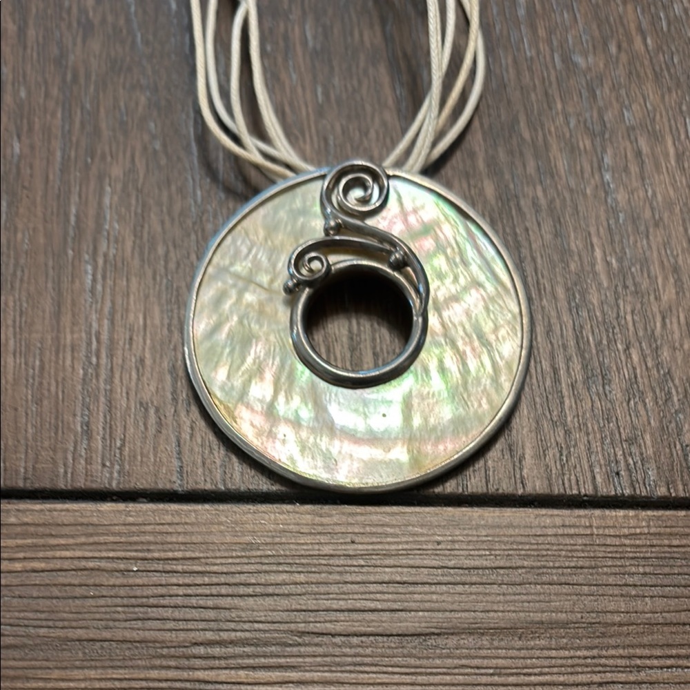 Elegant Silver and Cream Pendant Necklace